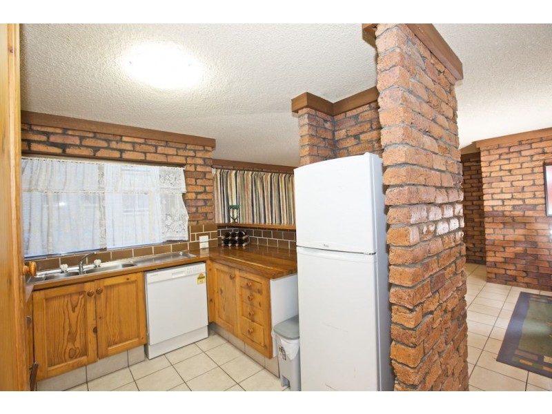 2/7 Warne Terrace, Kings Beach QLD 4551