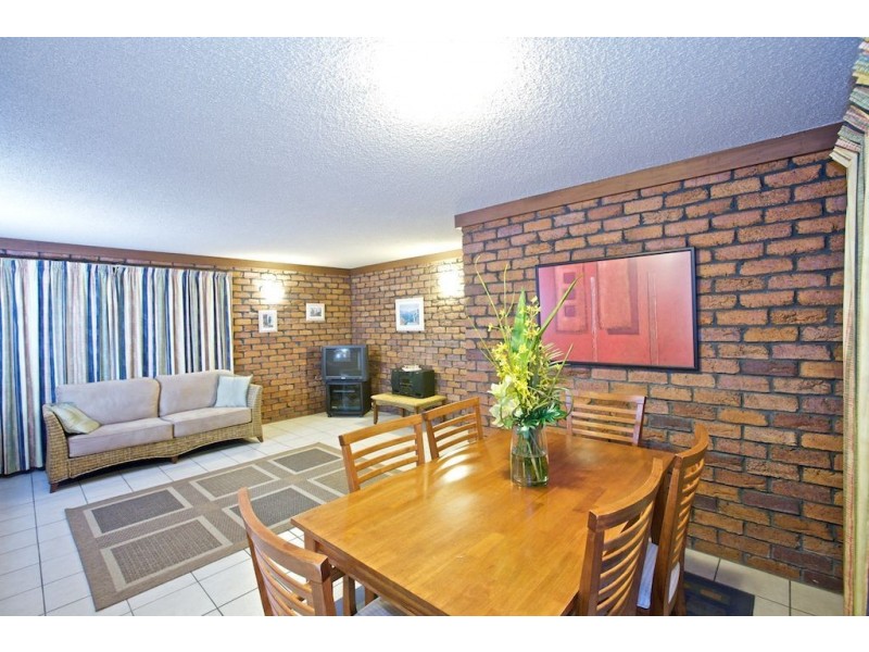 2/7 Warne Terrace, Kings Beach QLD 4551