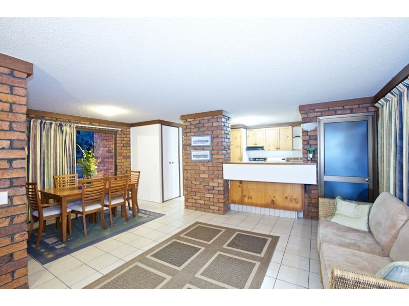 2/7 Warne Terrace, Kings Beach QLD 4551