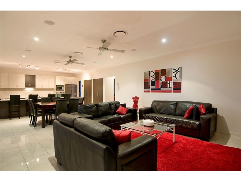 1 Westholme Circuit, Pelican Waters QLD 4551
