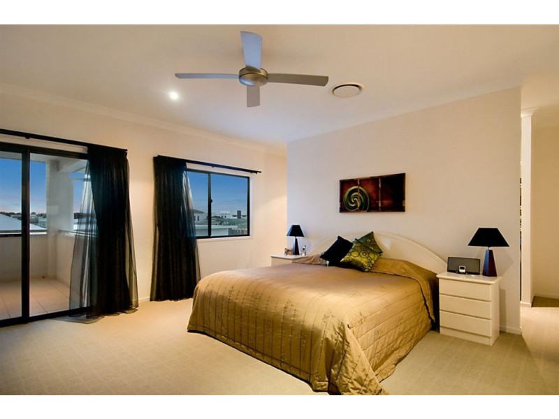 1 Westholme Circuit, Pelican Waters QLD 4551