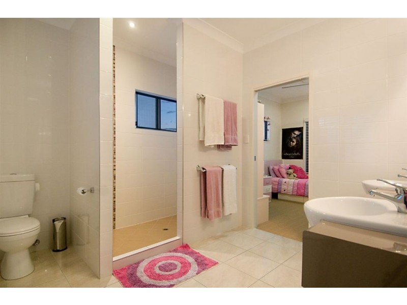 1 Westholme Circuit, Pelican Waters QLD 4551