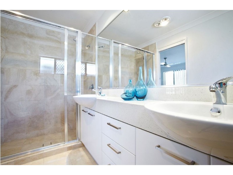 2/10 Tamarind Street, Meridan Plains QLD 4551