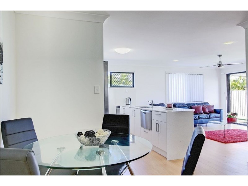 2/10 Tamarind Street, Meridan Plains QLD 4551