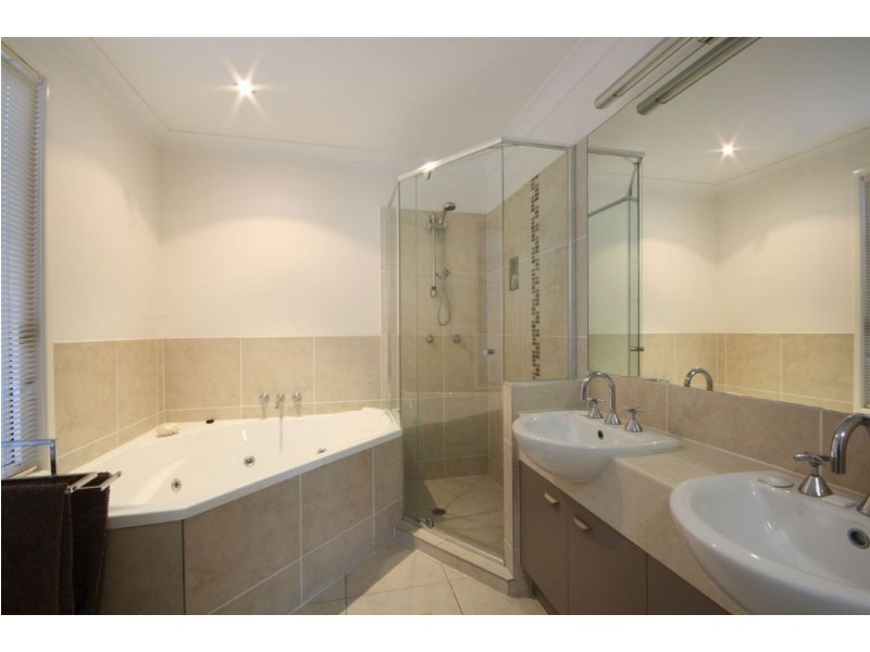 16 Kuthar Street, Pelican Waters QLD 4551