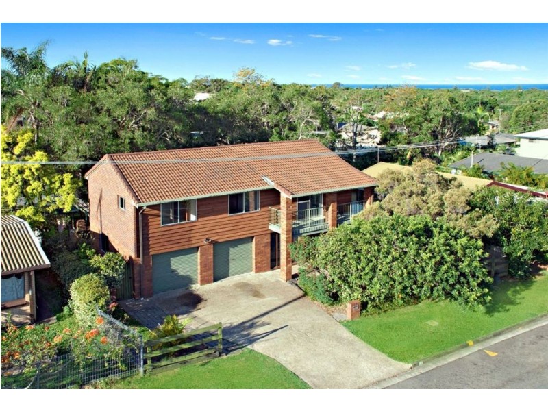 19 Trundle Street, Dicky Beach QLD 4551