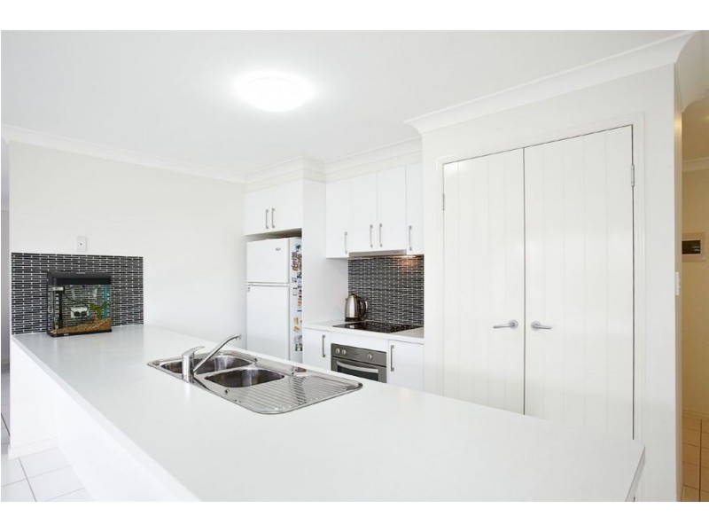 1/10 Tamarind Street, Meridan Plains QLD 4551