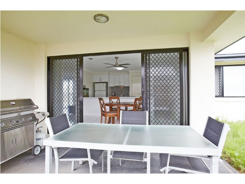 1/10 Tamarind Street, Meridan Plains QLD 4551