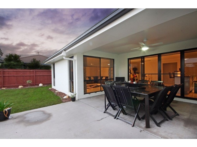 8 Alicia Circuit, Little Mountain QLD 4551