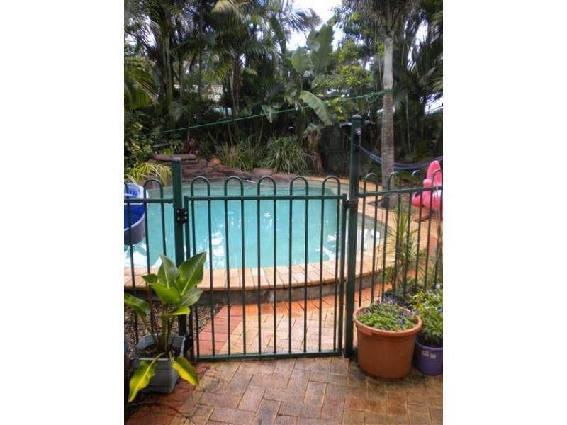 6 Freesia Close, Currimundi QLD 4551