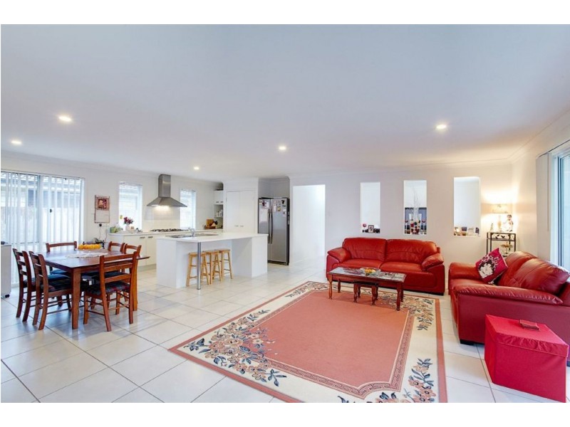 54 Feathertop Circuit, Caloundra West QLD 4551