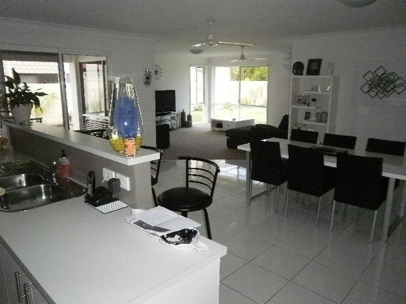 24 Kuthar Street, Pelican Waters QLD 4551