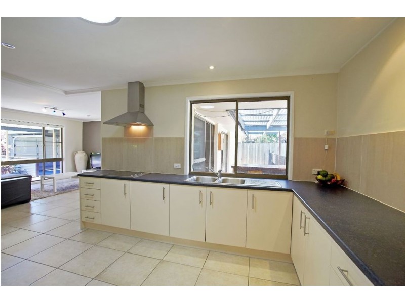 32 Browning Blvd, Battery Hill QLD 4551