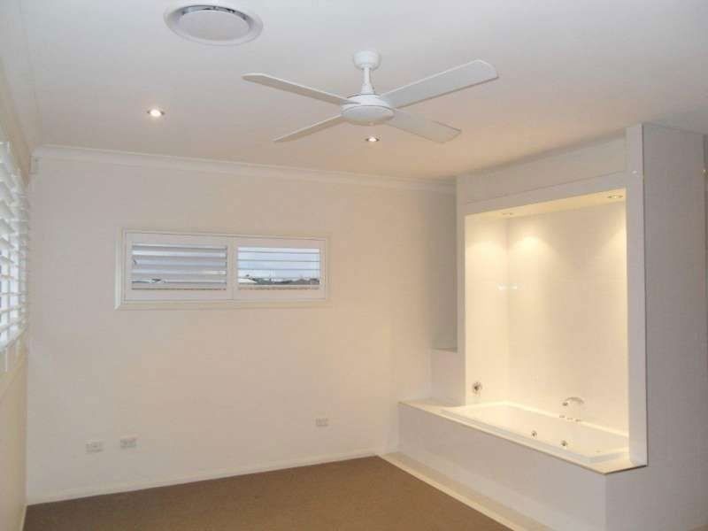 5 Plimsol Court, Wurtulla QLD 4575