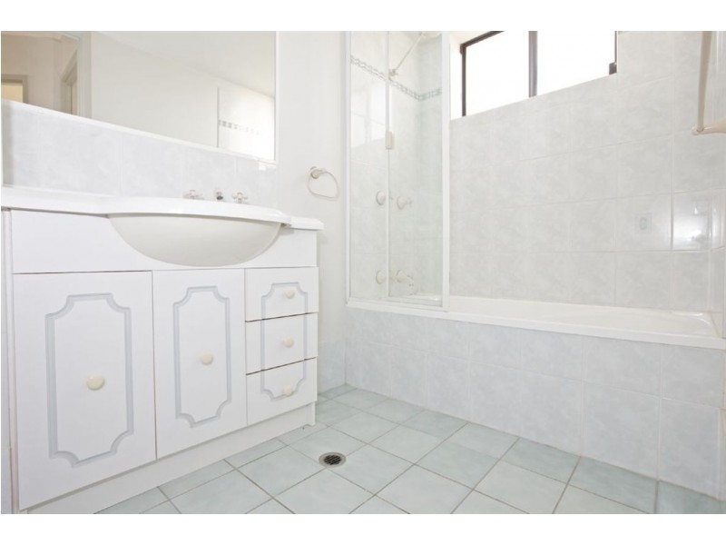 4/10 Canberra Terrace, Caloundra QLD 4551