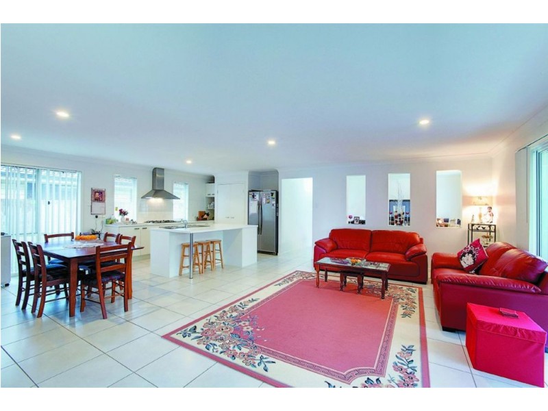 54 Feathertop Circuit, Caloundra West QLD 4551