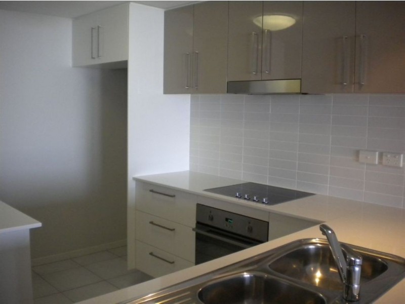 7 Canberra Terrace, Kings Beach QLD 4551