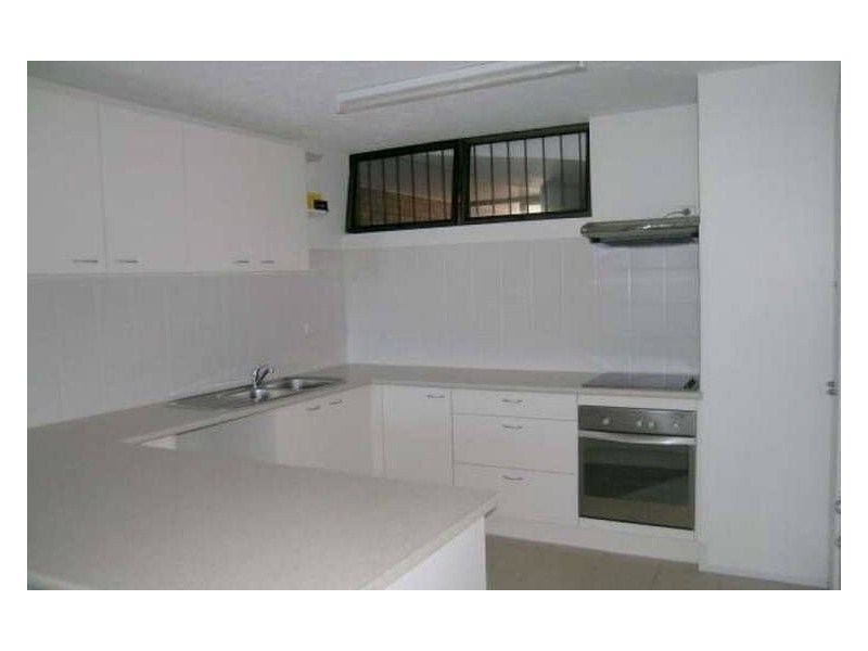 2/17 Esplanade Headland, Kings Beach QLD 4551