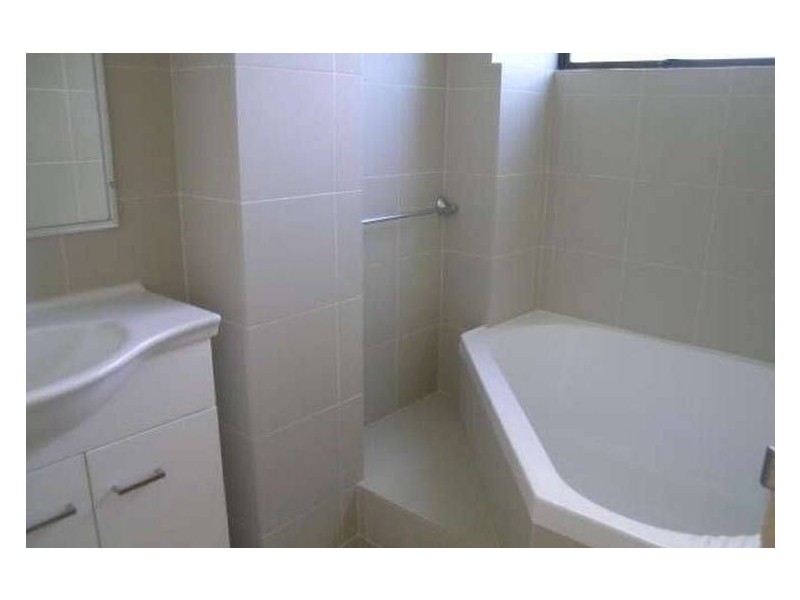 2/17 Esplanade Headland, Kings Beach QLD 4551