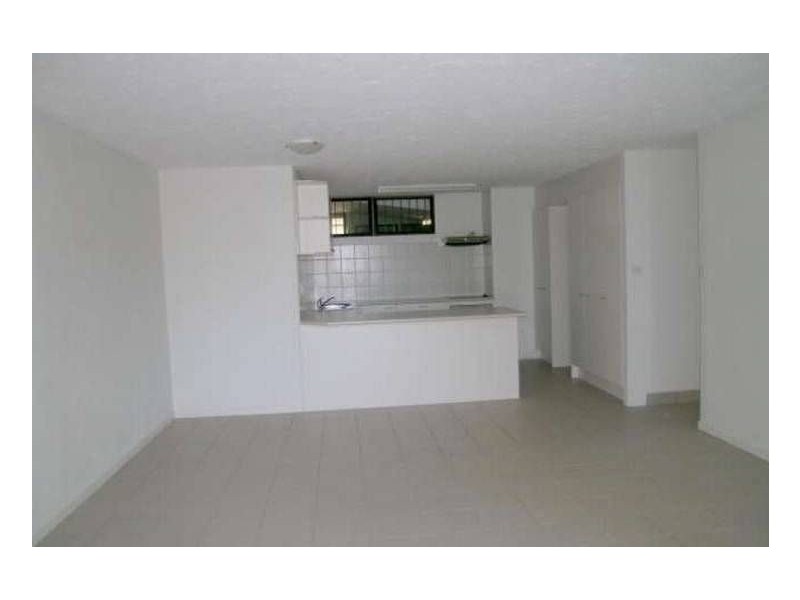 2/17 Esplanade Headland, Kings Beach QLD 4551