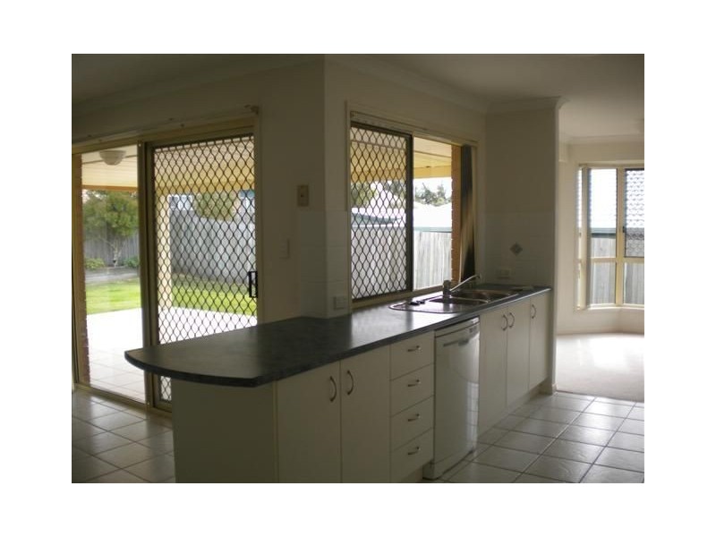 8 Highclare Court, Little Mountain QLD 4551
