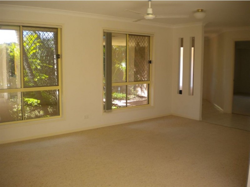 8 Highclare Court, Little Mountain QLD 4551