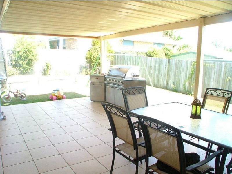 8 Highclare Court, Little Mountain QLD 4551
