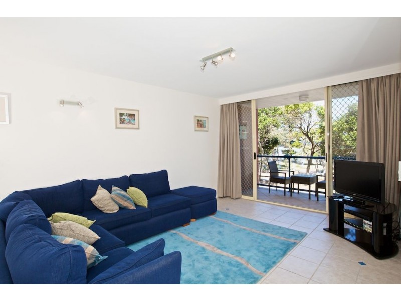 1/18 Bulcock Beach Esplanade, Caloundra QLD 4551