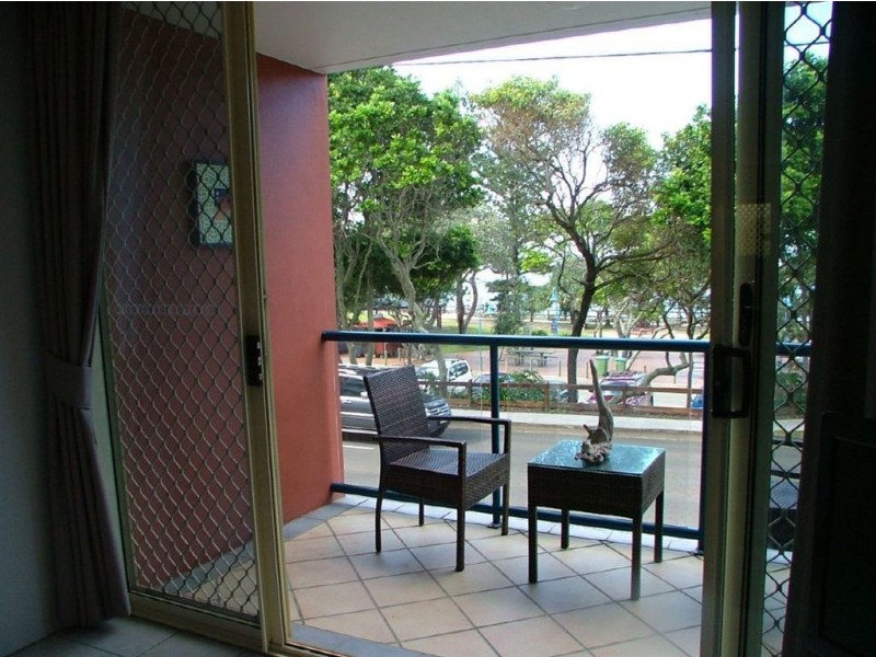 1/18 Bulcock Beach Esplanade, Caloundra QLD 4551