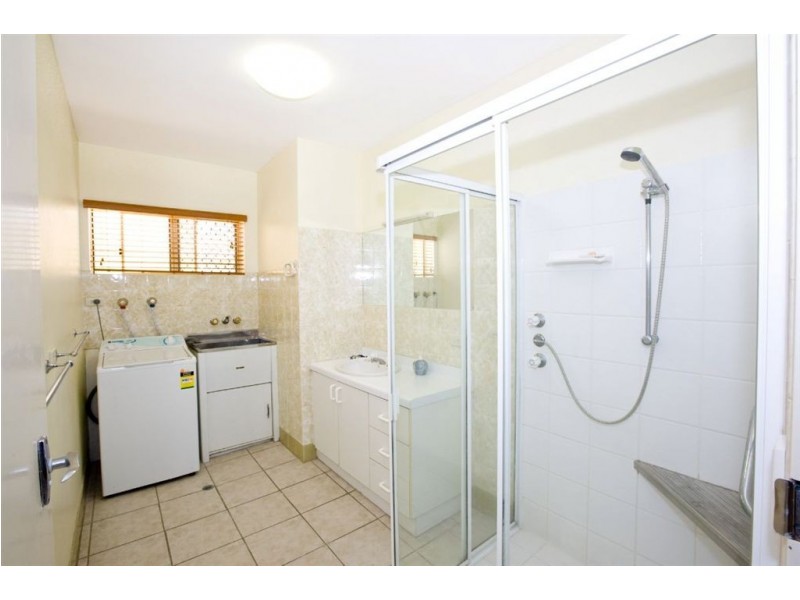1/18 Bulcock Beach Esplanade, Caloundra QLD 4551