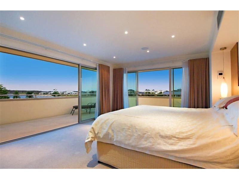 31 Artunga Place, Pelican Waters QLD 4551