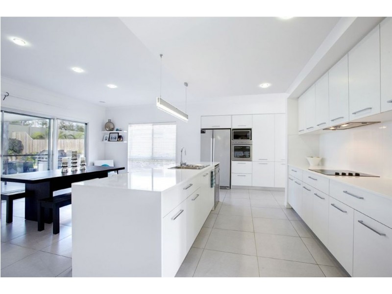 27 Myrtle Place, Mountain Creek QLD 4557