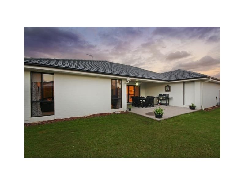 8 Alicia Circuit, Little Mountain QLD 4551