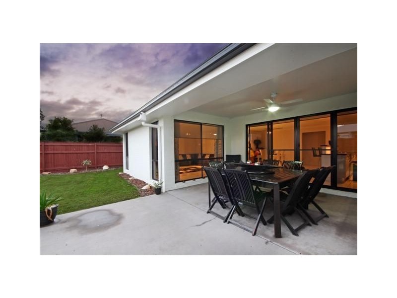 8 Alicia Circuit, Little Mountain QLD 4551