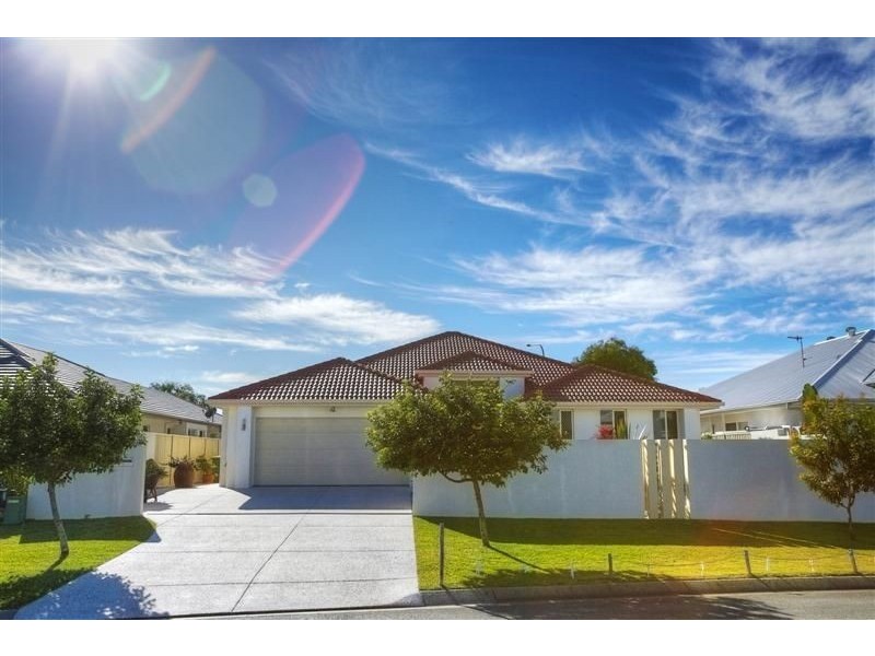10 Ballinger Place, Pelican Waters QLD 4551