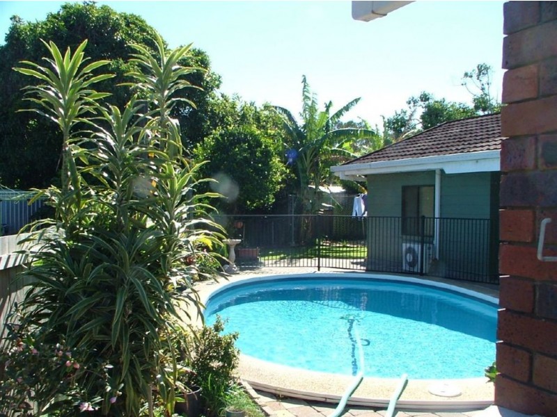 39 Wavell Avenue, Golden Beach QLD 4551