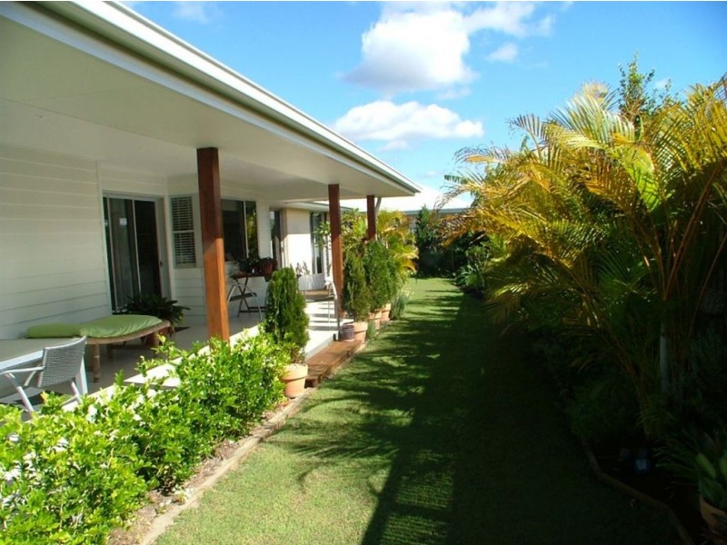 20 St Pauls Avenue, Pelican Waters QLD 4551