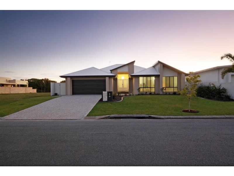 14 Rutherford Place, Pelican Waters QLD 4551