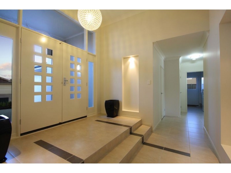 14 Rutherford Place, Pelican Waters QLD 4551