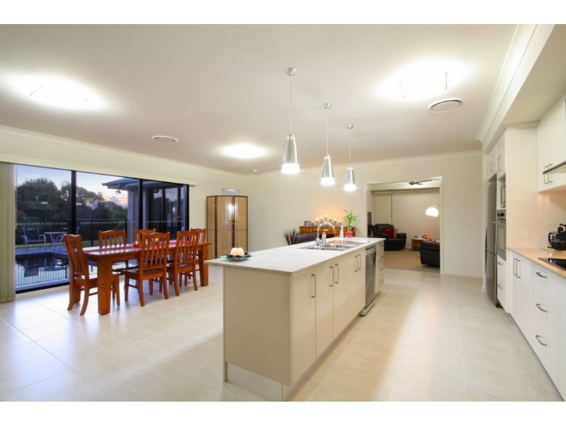 14 Rutherford Place, Pelican Waters QLD 4551