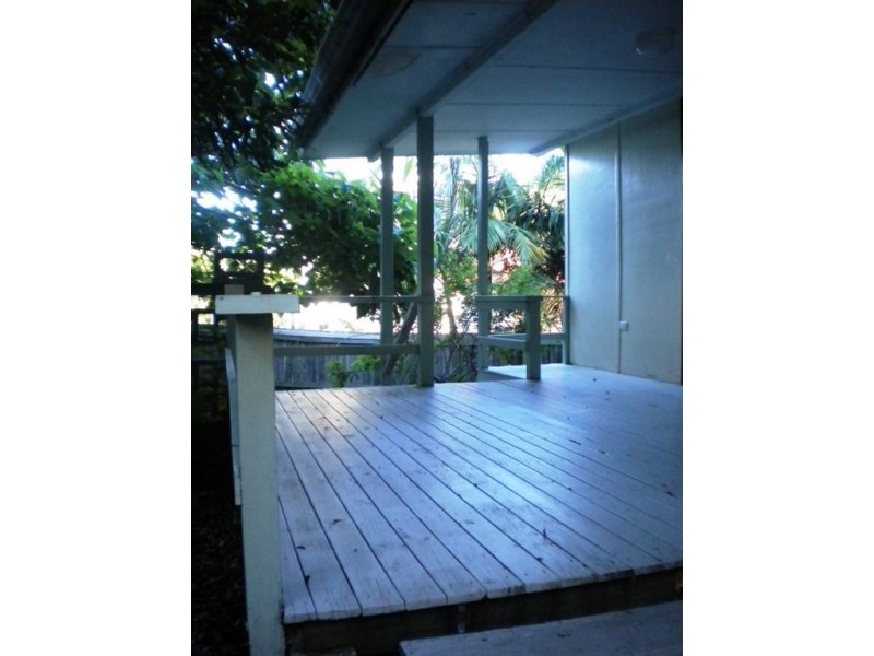 11 Arthur Street, Kings Beach QLD 4551