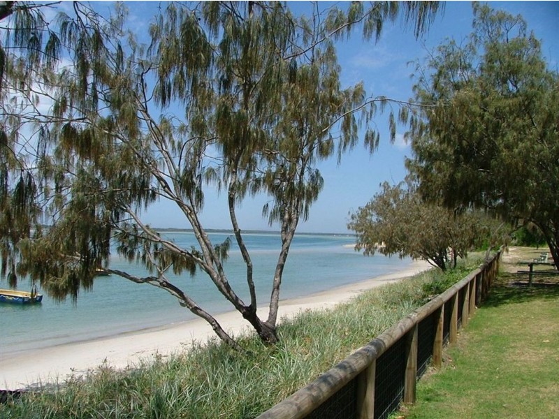 37 Kennedy Parade, Golden Beach QLD 4551