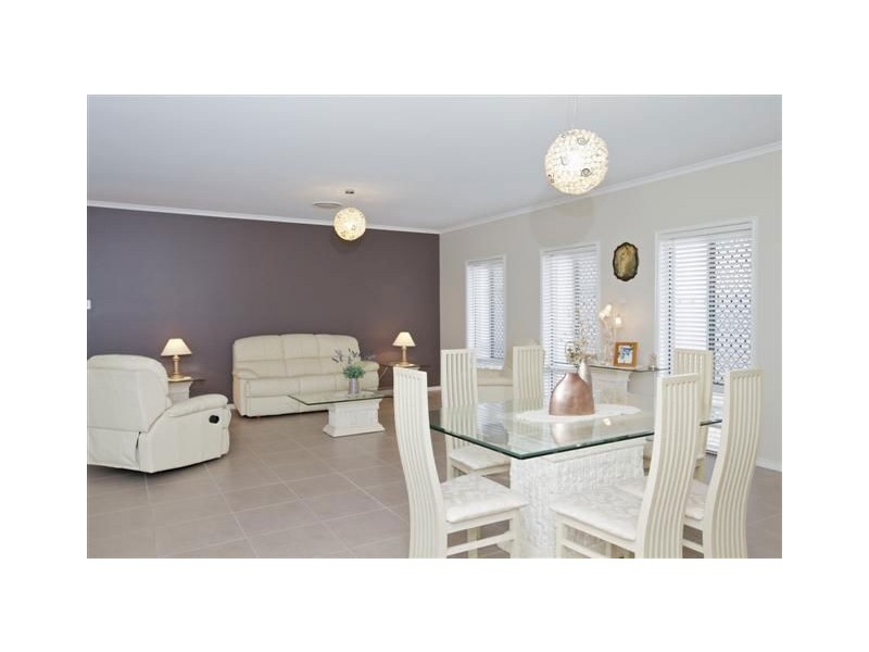 4 Francis Court, Pelican Waters QLD 4551