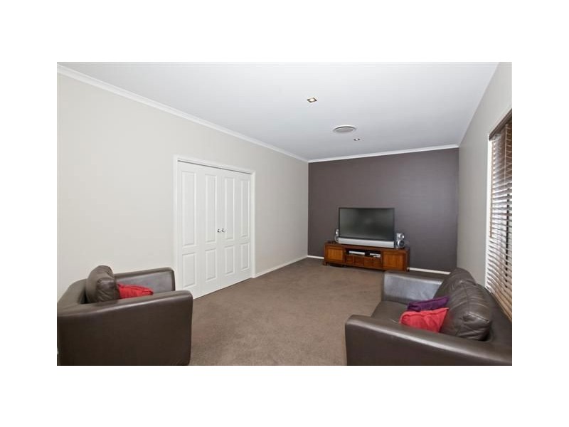 4 Francis Court, Pelican Waters QLD 4551