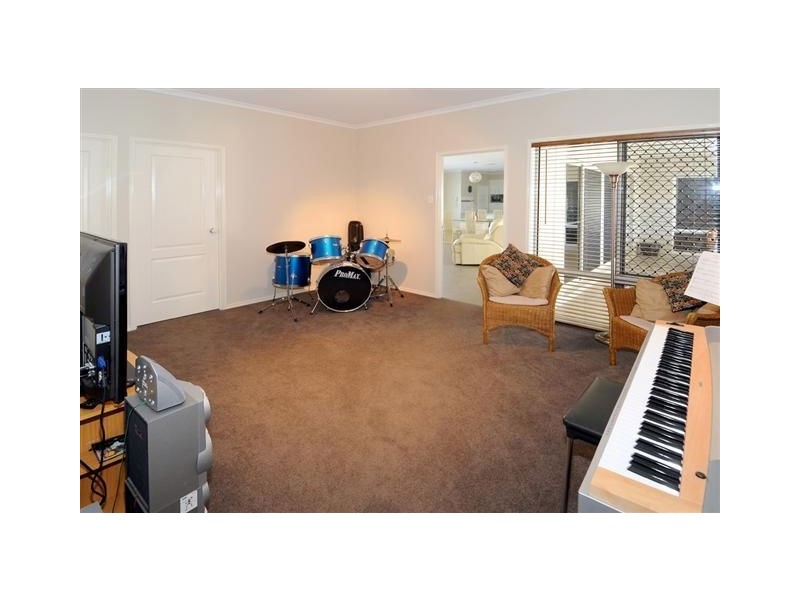 4 Francis Court, Pelican Waters QLD 4551