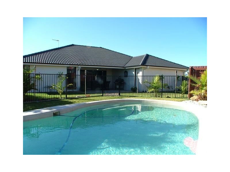8 Alicia Circuit, Little Mountain QLD 4551