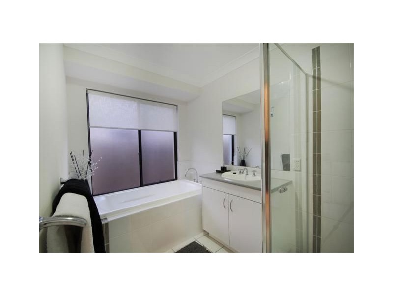 8 Alicia Circuit, Little Mountain QLD 4551