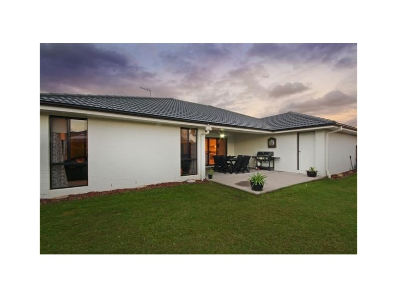 8 Alicia Circuit, Little Mountain QLD 4551
