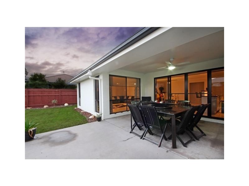 8 Alicia Circuit, Little Mountain QLD 4551