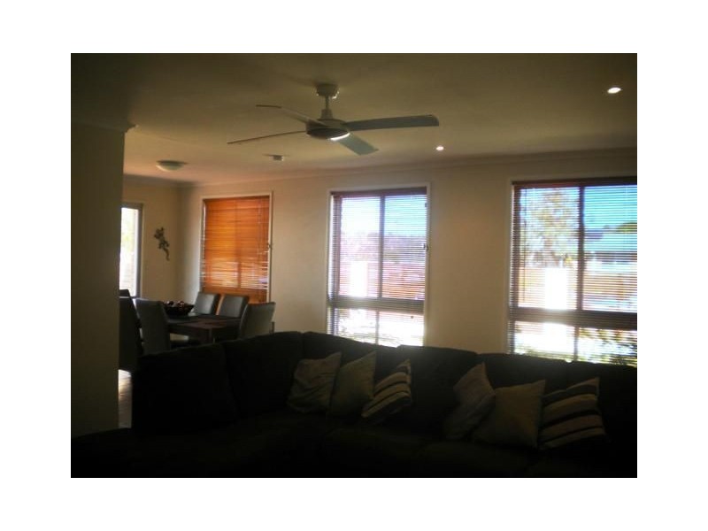 19 Browning Boulevard, Battery Hill QLD 4551